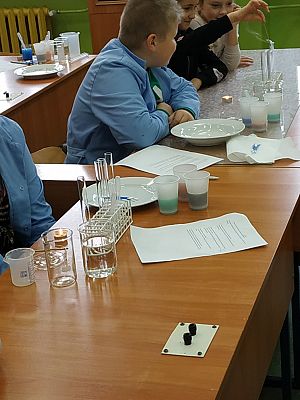  Grafika #6: Doświadczenia w 3 A