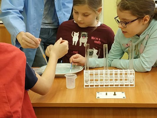  Grafika #4: Doświadczenia w 3 A