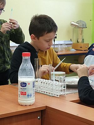  Grafika #7: Doświadczenia w 3 A