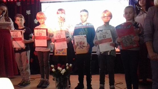  Grafika #8: Konkurs recytatorsko – plastyczny "Tu wszędzie Polska!"