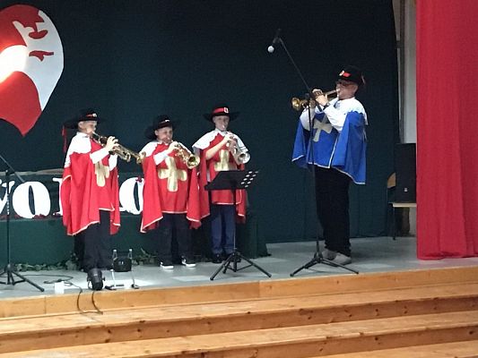 Grafika #3: Uroczysty apel z okazji Narodowego Święta Niepodległości