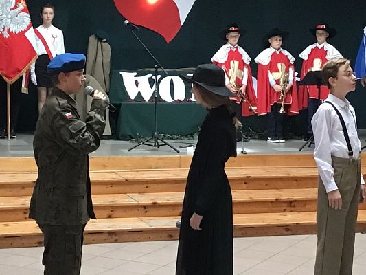 Grafika #20: Uroczysty apel z okazji Narodowego Święta Niepodległości