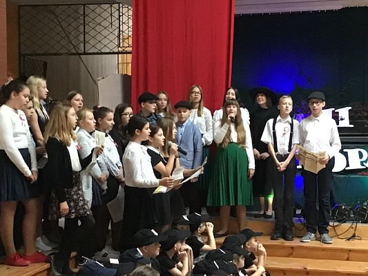 Grafika #12: Uroczysty apel z okazji Narodowego Święta Niepodległości