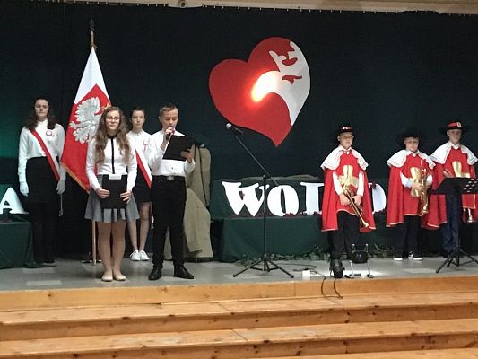 Grafika #8: Uroczysty apel z okazji Narodowego Święta Niepodległości