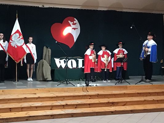 Grafika #32: Uroczysty apel z okazji Narodowego Święta Niepodległości