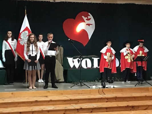 Grafika #5: Uroczysty apel z okazji Narodowego Święta Niepodległości