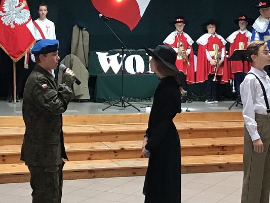 Grafika #21: Uroczysty apel z okazji Narodowego Święta Niepodległości