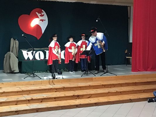 Grafika #25: Uroczysty apel z okazji Narodowego Święta Niepodległości