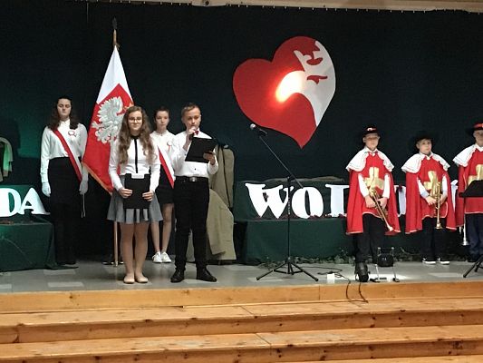 Grafika #22: Uroczysty apel z okazji Narodowego Święta Niepodległości