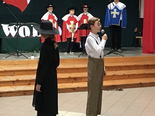 Grafika #16: Uroczysty apel z okazji Narodowego Święta Niepodległości