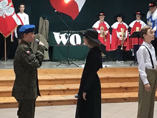 Grafika #23: Uroczysty apel z okazji Narodowego Święta Niepodległości