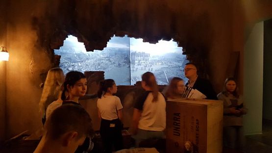  Grafika #33: Wizyta w Muzeum II Wojny Światowej w Gdańsku