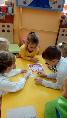  Grafika #3: LEKCJA PATRIOTYZMU W GRUPIE PRZEDSZKOLNEJ