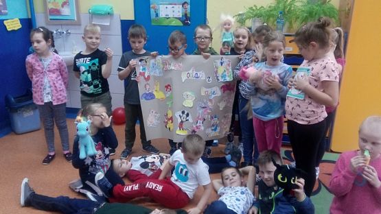  Grafika #1: Dzień postaci z bajek