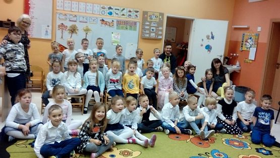  Grafika #0: SPOTKANIE AUTORSKIE W GRUPIE 0 b i 0 a