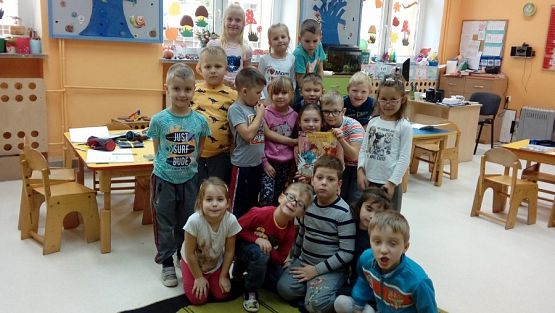  Grafika #1: Kolejne spotkanie czytelnicze w grupie 0 "b"