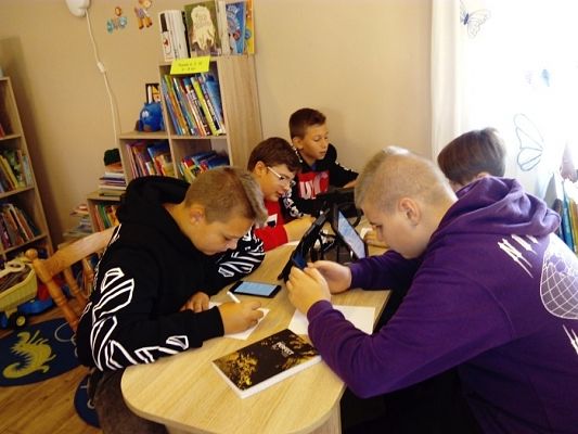  Grafika #1: Październikowe warsztaty języka polskiego w bibliotece gminnej