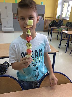  Grafika #4: Kolorowo i owocowo