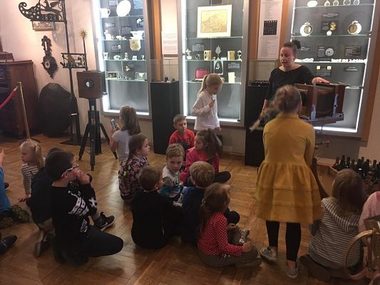  Grafika #7: Wycieczka do muzeum w Lęborku