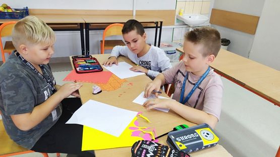  Grafika #10: Klasa 4a promuje patriotyczne postawy poprzez udział w kampanii BohaterOn