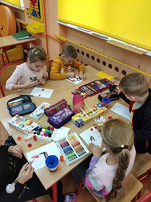  Grafika #2: Klasa 2b włączyła się w udział akcji BohaterON – włącz historię!