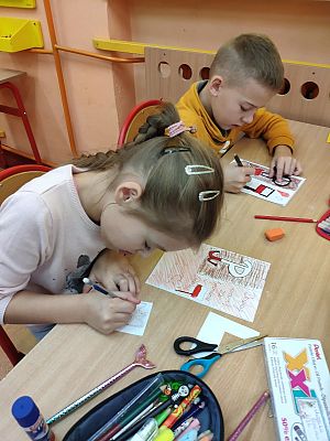  Grafika #4: Klasa 2b włączyła się w udział akcji BohaterON – włącz historię!