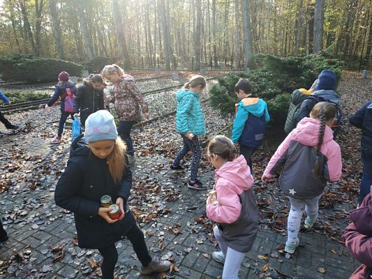  Grafika #4: Uczniowie 3 a wzięli udział w akcji #Szkoła pamięta