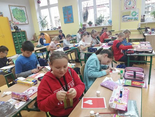  Grafika #3: BohaterOn - klasa IIIb pamięta o Powstańcach