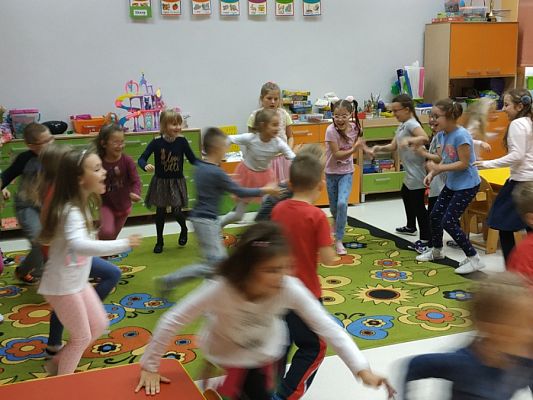  Grafika #6: Teatr Młodego Aktora