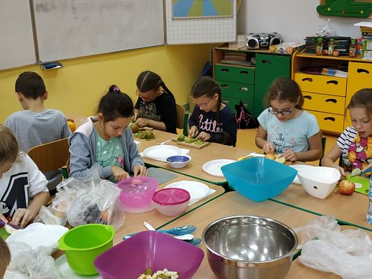  Grafika #0: Owocowy piątek w 3a