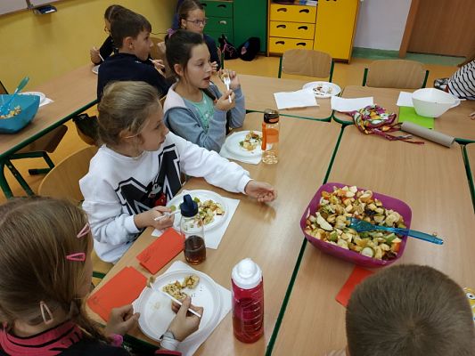  Grafika #6: Owocowy piątek w 3a