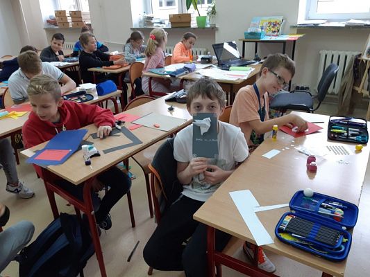  Grafika #3: Akcja BohaterOn - klasaVa