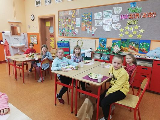  Grafika #5: Zdrowe drugie śniadanie:-))