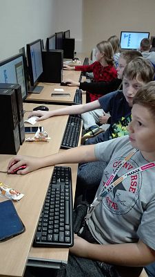  Grafika #1: Kółko informatyczne w ramach CMI