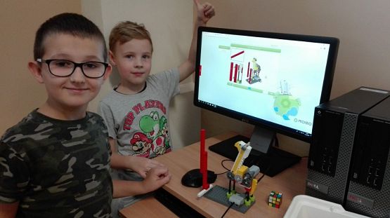  Grafika #9: Zajęcia dodatkowe "Mały Konstruktor"