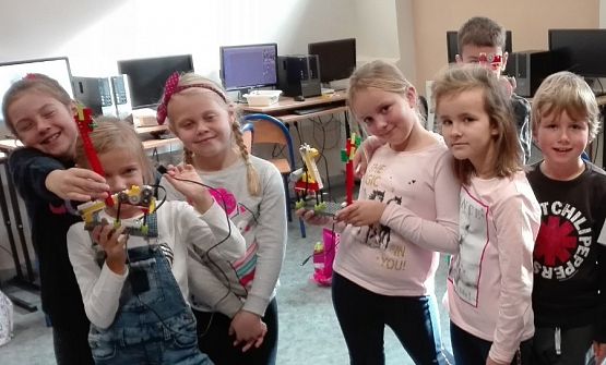  Grafika #11: Zajęcia dodatkowe "Mały Konstruktor"