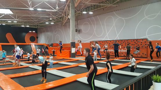  Grafika #5: ,,Skaczemy z radości"