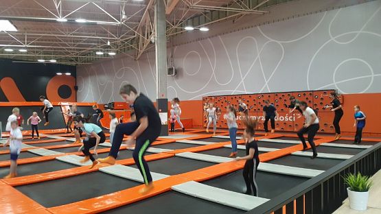  Grafika #7: ,,Skaczemy z radości"