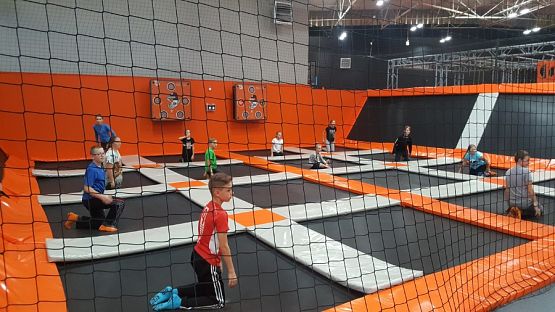  Grafika #10: ,,Skaczemy z radości"