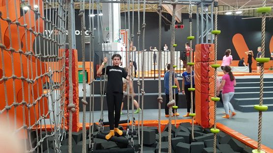  Grafika #0: ,,Skaczemy z radości"