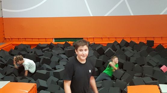  Grafika #11: ,,Skaczemy z radości"