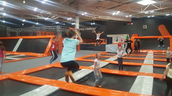  Grafika #19: ,,Skaczemy z radości"