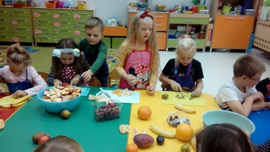  Grafika #0: JESTEM TYM, CO JEM I PIJĘ