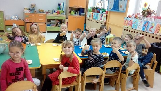  Grafika #12: JESTEM TYM, CO JEM I PIJĘ