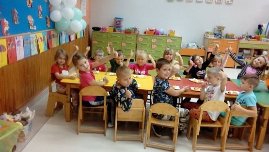  Grafika #15: JESTEM TYM, CO JEM I PIJĘ