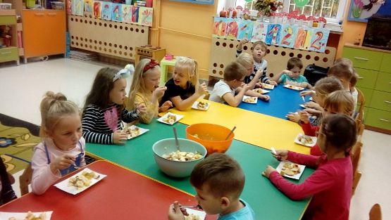  Grafika #17: JESTEM TYM, CO JEM I PIJĘ