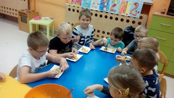  Grafika #18: JESTEM TYM, CO JEM I PIJĘ