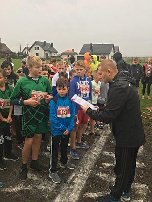  Grafika #13: Gminne Zawody w Drużynowych Biegach Przełajowych