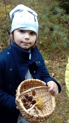  Grafika #27: Wycieczka grupy 0 a i 0 b do lasu