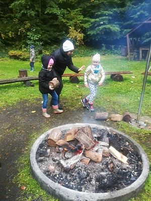  Grafika #49: Wycieczka grupy 0 a i 0 b do lasu